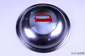 油壶手柄别再扔了，把锅盖和把手固定在一起，原来作用这么大图片