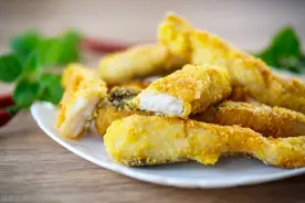过年做油炸鱼，用这种“万能面糊”，简单省事，鱼肉酥脆还不腥图片