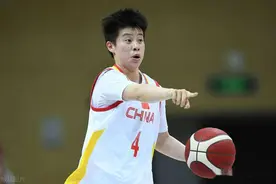 中国女篮假小子黄思静，女篮的全能锋线，三分球总让人意想不到图片