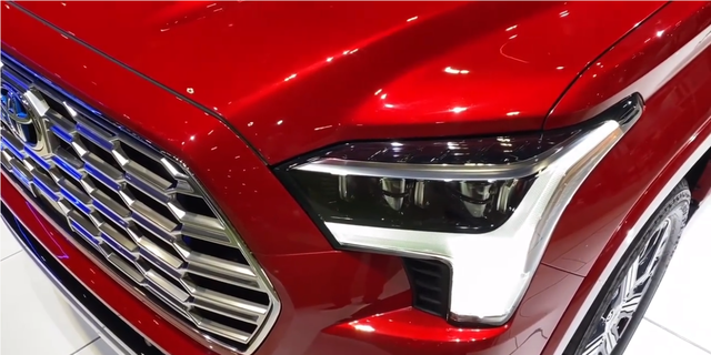 红杉：3.5T双涡轮+10AT全进口丰田，尺寸比陆巡还大，对标凯雷德