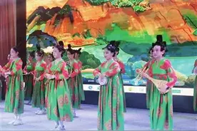 太原：青年路小学用爱送别毕业生图片