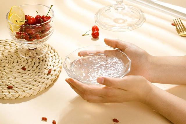 女人吃燕窝的最佳年龄段 女性什么年龄段吃燕窝比较适合?