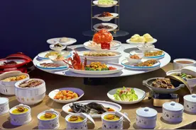 山东女孩随礼300到福建吃酒席，菜上桌尴尬地一口没吃，偷偷溜了图片