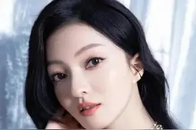 这几位评委何德何能，专业水平不如选手，却还敢坐在台上指手画脚图片