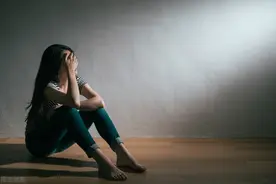 人到中年，突然感觉夫妻间的感情不太对劲了，该怎么办？图片