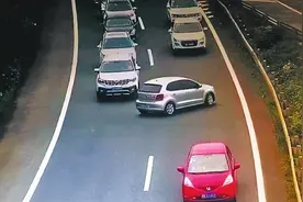 有关逆行的经典笑话一则图片