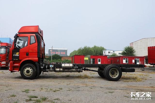 6缸260马力高顶双卧，一汽解放J6L尊享版堪称绿通运输利器