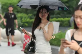 女人晚上主动找男人聊天说明什么？图片