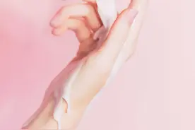 玻尿酸精华液的作用与功效，玻尿酸原液有害吗？图片