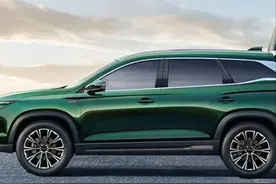 高大威猛SUV，11万买大家庭大七座旗舰！2.0T喝92油，正式上市图片