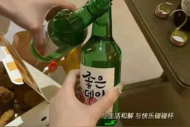 姐妹闺蜜喝酒小酌的朋友圈文案图片