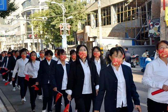 ϲӭ����� �滭�����̡����Ӱ��˴����Сѧ��ʦ�Ž��