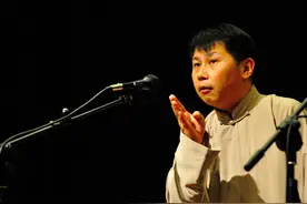 何云伟：“两面三刀”终获代价！图片