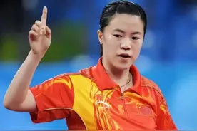 王楠夫妇当众对骂，场面激烈吓坏孩子，两人感情疑似不和图片