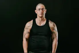 变身“肌肉猛男”的蒋友柏和他神奇的朋友圈……图片