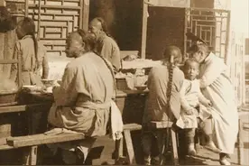 北宋1050年大旱，灾民买不起米，范仲淹下令：涨米价，百姓大赞图片