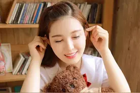 00后，清纯校服女生写真图图片