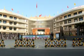 小手拉大手，共建节水型校园图片