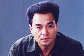 尤勇：与刘晓春离婚33年，60岁膝下无子，前妻嫁给郭凯敏终得幸福图片