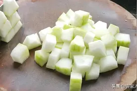 连续暴雨天，多给家人做冬瓜吃，这做法我家一周吃3次，营养好吃图片