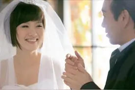 “玻璃美人”蒋小涵：嫁圈外老公，36岁大龄生子，爱情事业双丰收图片