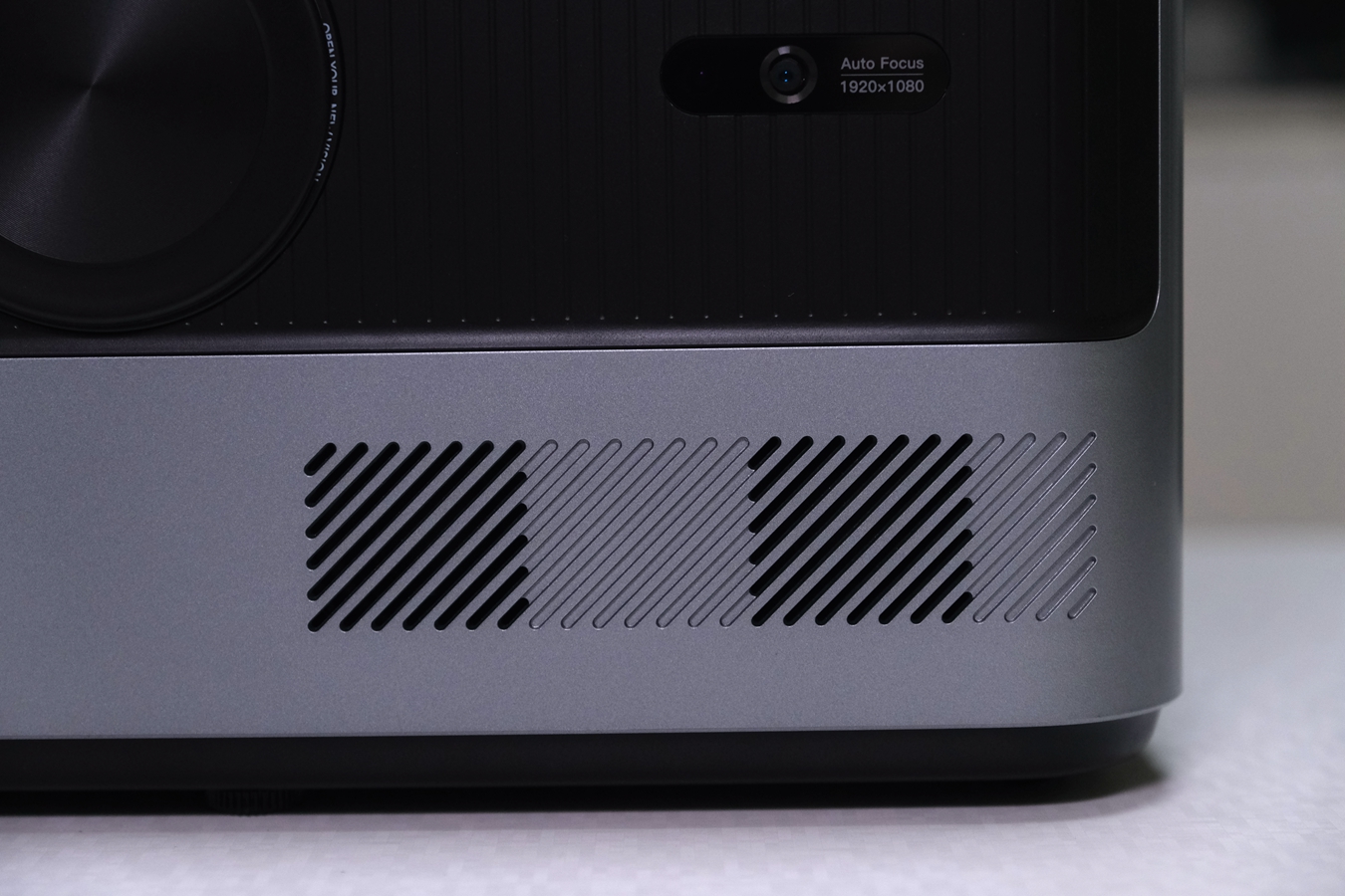 拒绝亮度虚标，还原真实色彩，光元素A1投影仪初体验