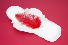 女人啥时候绝经比较健康？提醒：月经离开前，身体会有6种症状图片