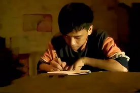 广西少年父母双亡，靠捡废品为生，为完成父亲遗愿高分考上北大图片