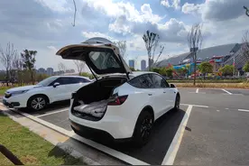 我开了九个月特斯拉，真受不了ModelY这五个拉胯设计图片