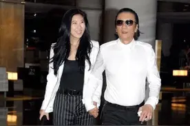 娱乐圈的老夫少妻，最大相差49岁，看起来却恩爱无比，让人羡慕图片
