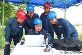 固定翼无人机“硬核”出征 护佑宝鸡电网安全度夏图片