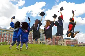 高能！这些「乘风破浪」的毕业照超乎你的想象图片