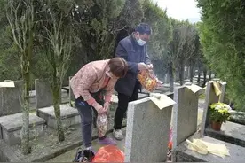 老人言：“后人上坟有三忌，别忘坟前栽两宝”，啥意思？有道理吗图片