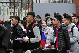 山东一地防疫再升级，部分中小学生紧急停课，家长无可奈何图片