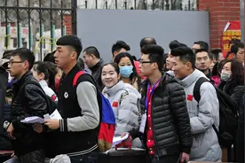 山东一地防疫再升级，部分中小学生紧急停课，家长无可奈何图片