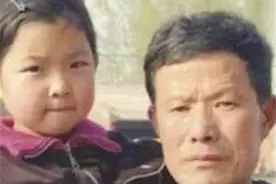 患病女婴被抛弃6次，后被河南老人从垃圾堆中捡到，女婴后来怎样图片