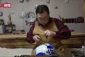 秦皇岛锔瓷手艺人：从街头手艺到承载情感 三十年修复瓷器数万件图片