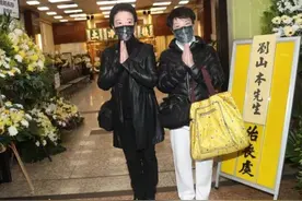 TVB老戏骨灵堂送别丈夫，因其生前感染新冠，故亲友无法瞻仰仪容图片