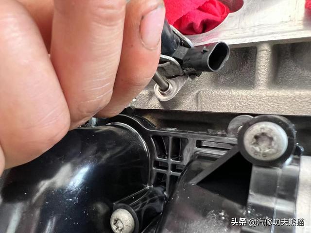 大众途观烧机油，德国工程师的设计缺陷由我们中国工匠来解决