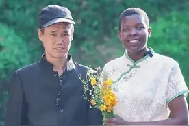 从非洲媳妇到千万级博主，她把人生过成了逆袭的爽文图片