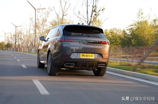 新车｜百万级SUV还能怎样平衡动感和舒适？试驾全新揽胜运动版