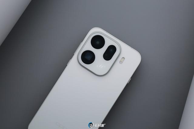 最均衡的Pro版，OPPO Find X9 Pro评测：附带与X300P的拍照对比