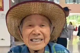 超过这个岁数就不能跟团游？大爷大妈有话说！图片