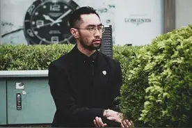 品味高的男人，穿西装不会显得“死板”，高启盛的思路可以学一下图片
