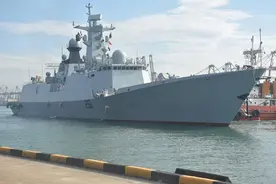 054B型护卫舰一亮相就引国外媒体轰动，美国海军只有羡慕的份图片