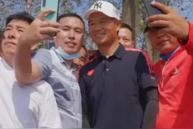大师邓刚被收竿子？双钩不是放开了吗？图片