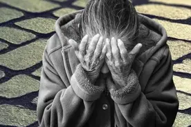 我的儿子一直盼着我死，都说养儿防老，我才60岁图片