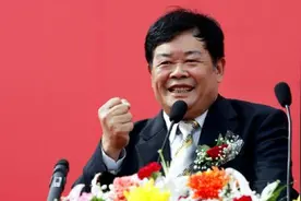 他才是“玻璃大王”开拖拉机起家 坐拥4家上市公司 身家超曹德旺图片
