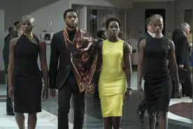 为什么说《黑豹》充满了黑人的自嗨呢？看看剧情的设定就知道了图片