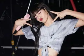 Lise 疯马秀脱衣舞，3天5场仅VIP，只穿三角裤，网友：奇技淫巧图片